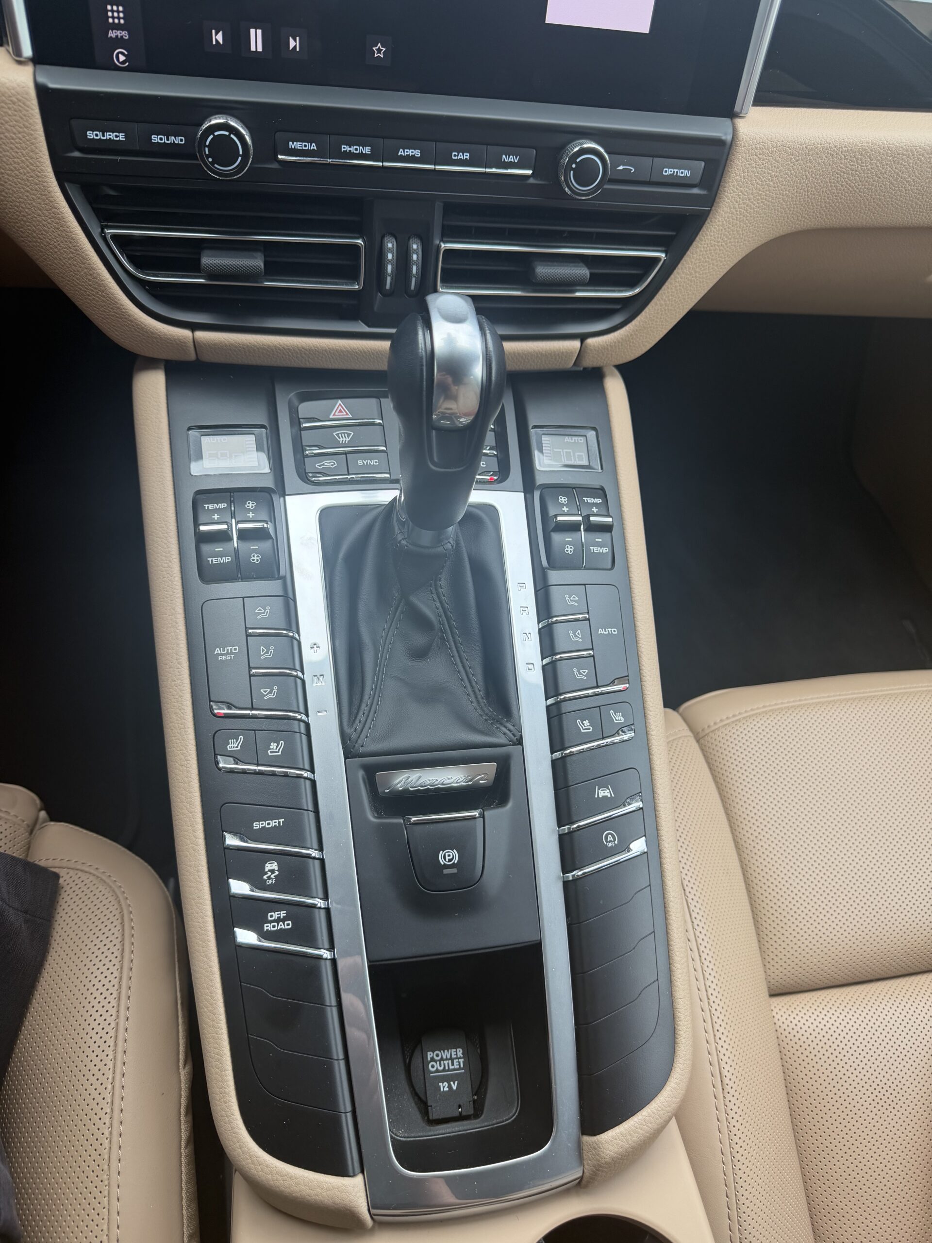 2020 Porsche Macan S - Photo 21