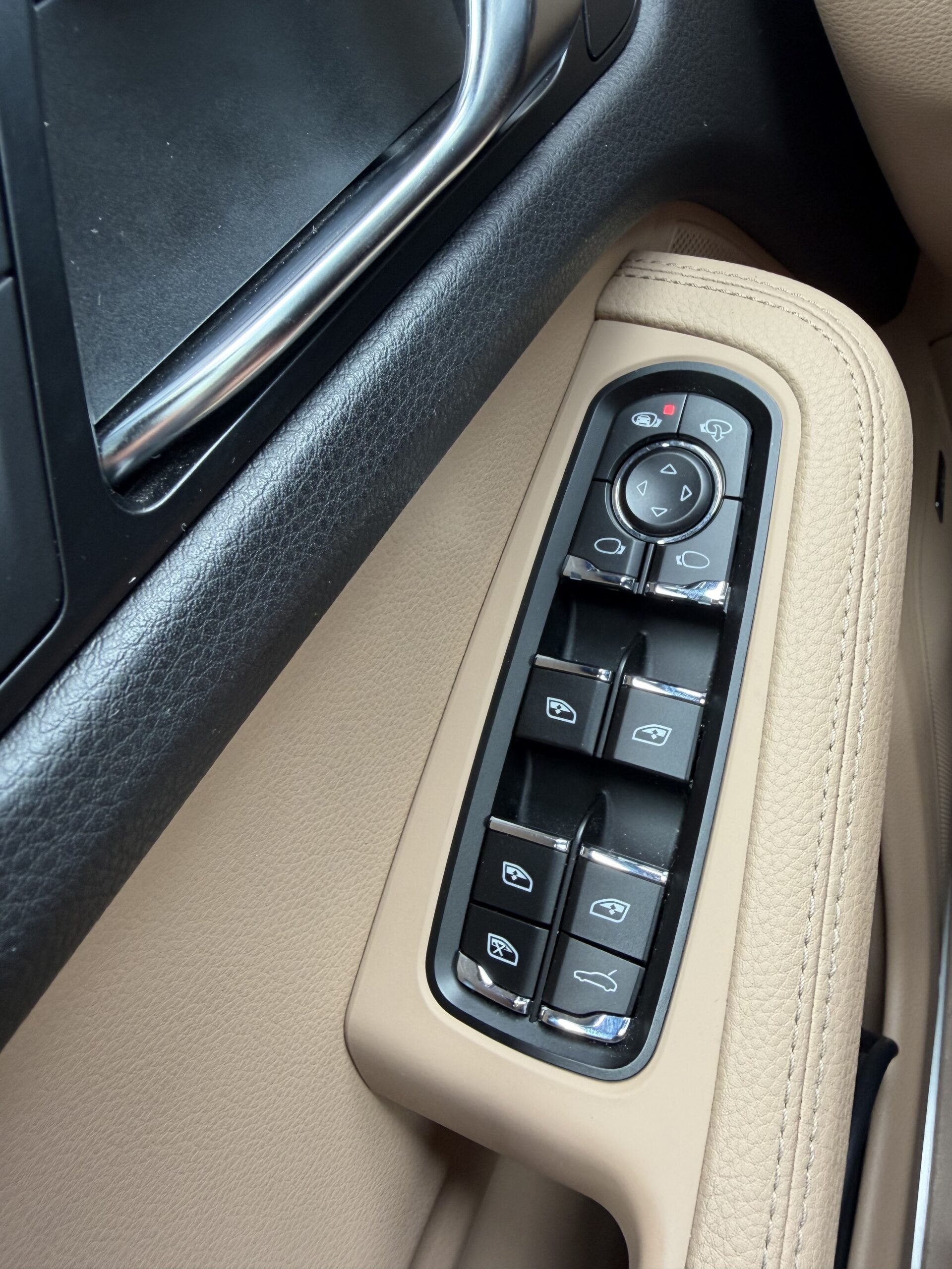 2020 Porsche Macan S - Photo 17