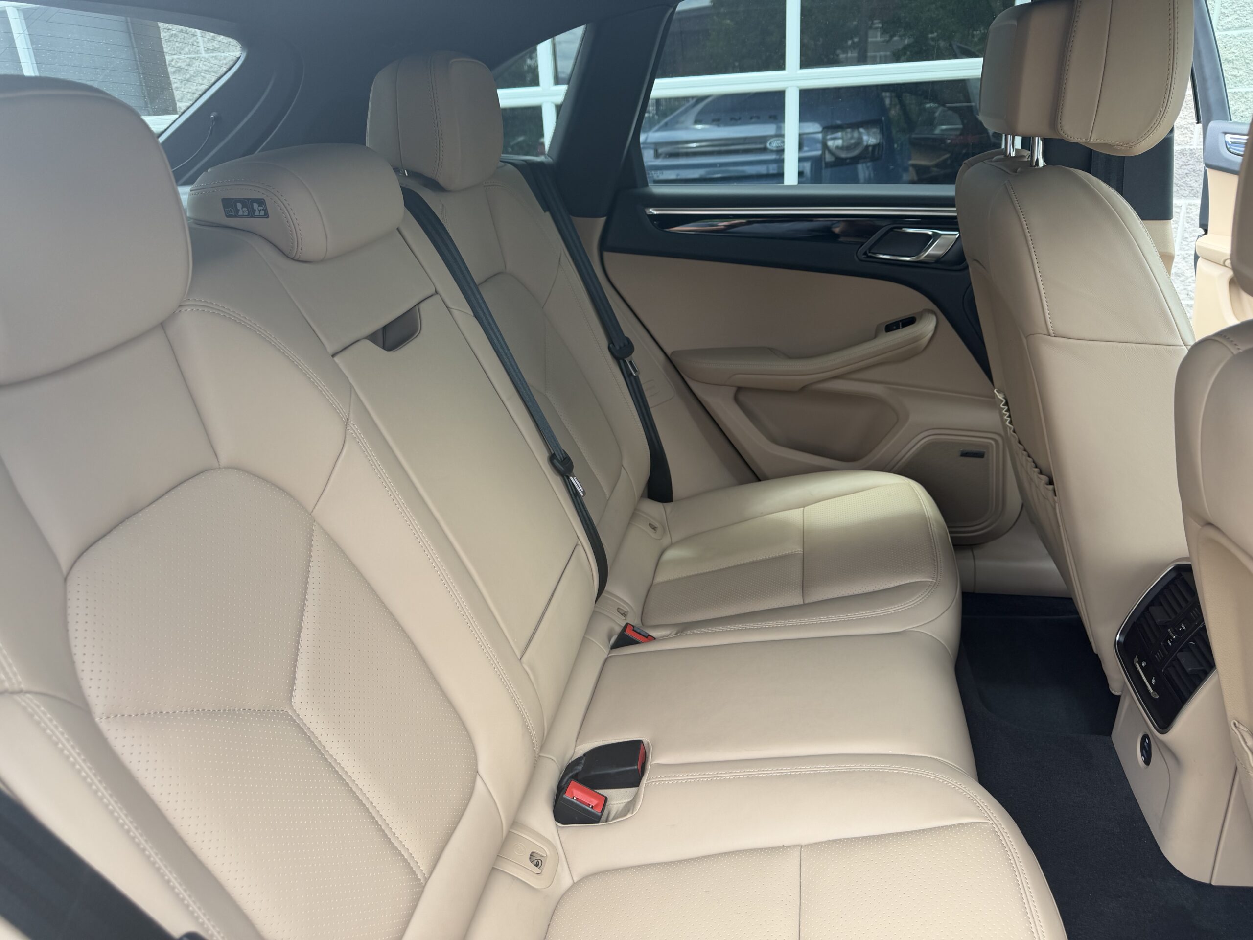 2020 Porsche Macan S - Photo 10