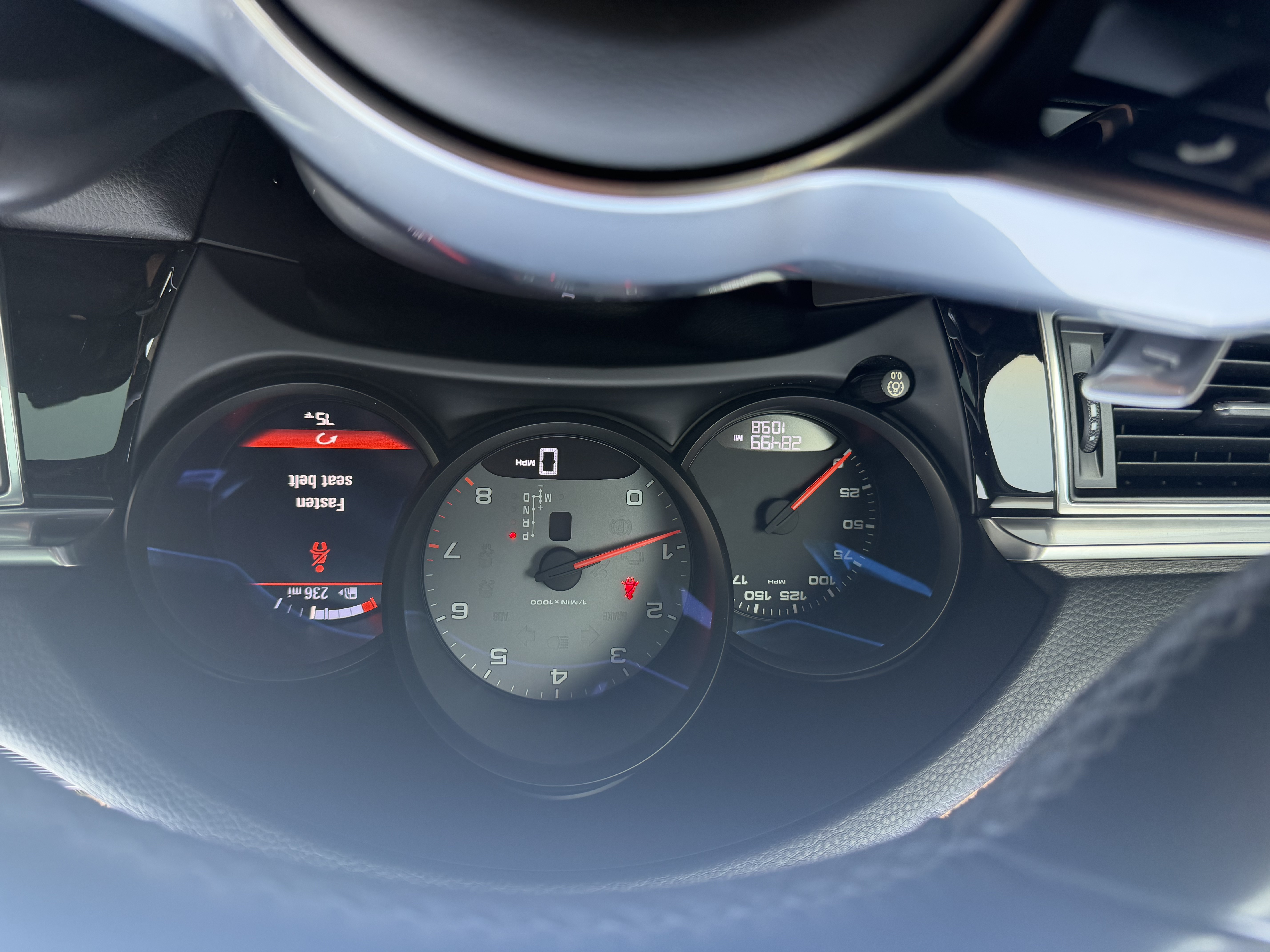 2018 Porsche Macan S - Photo 28