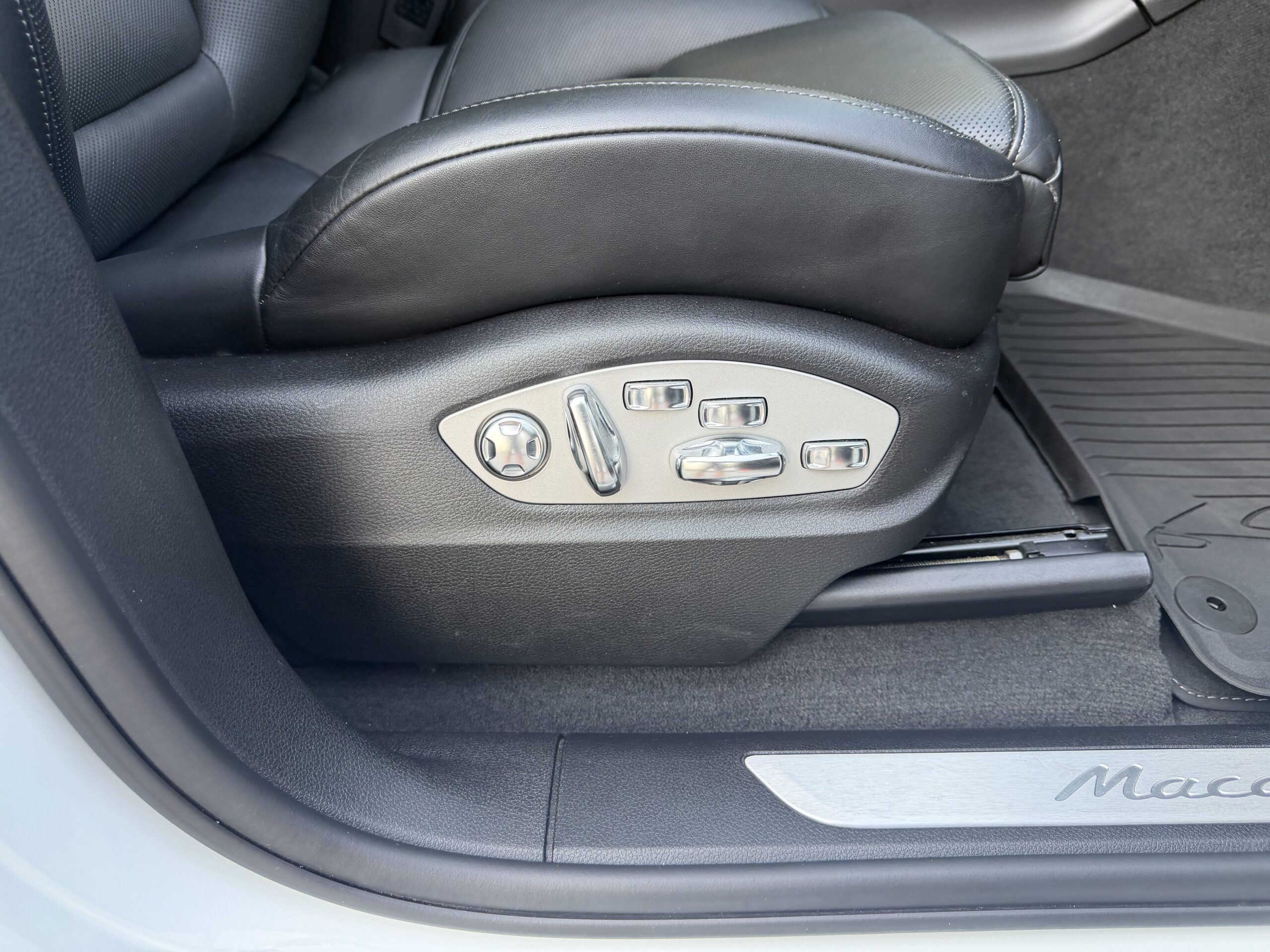2018 Porsche Macan S - Photo 17